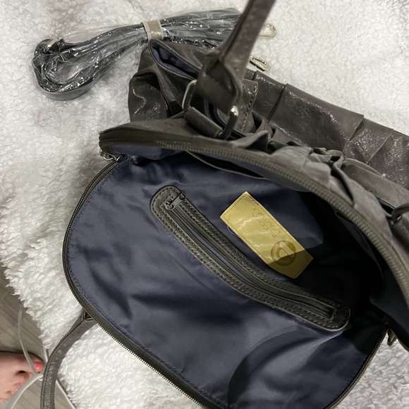 Grey bag w bow on front - Picture 2 of 4